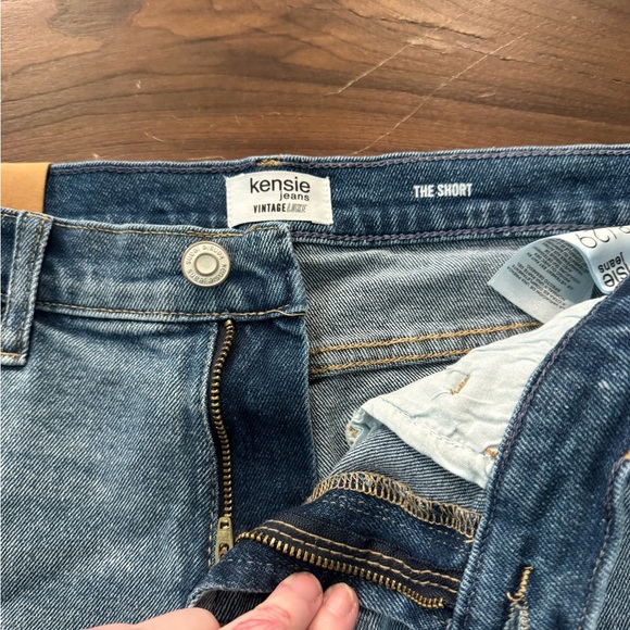 Kensie‎ Light Blue Frayed Hem Jean Shorts - Picture 2 of 6